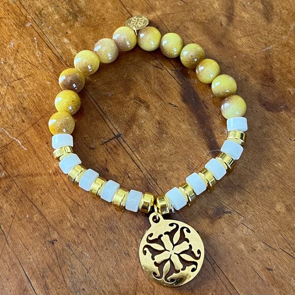 Rustic Cuff Set of Three Delicate Glass Beads Gold Stainless Beaded Stretch - Picture 3 of 3